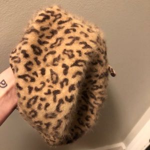 Mohair beret leopard